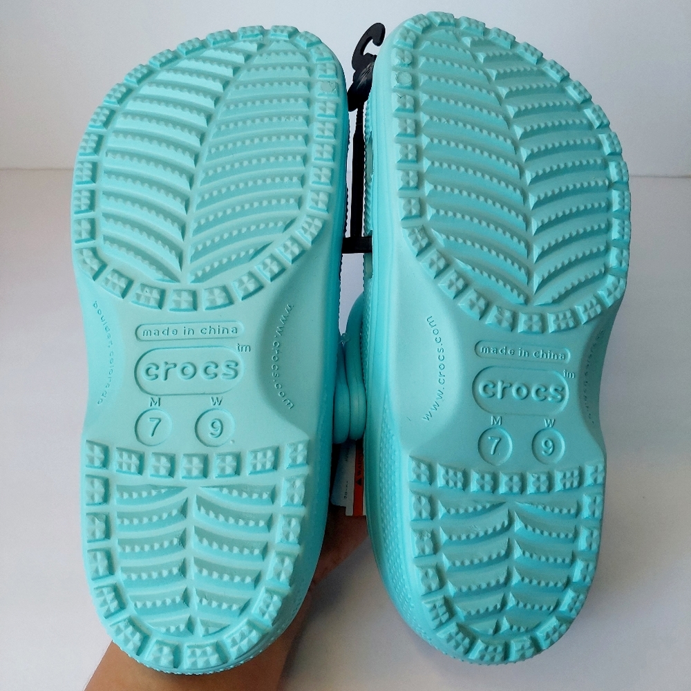 โจ SOLD! โจ NWT Crocs Aqua Blue Classic Clogs Sz Women's 9 / Men's 7 - Picture 7 of 13